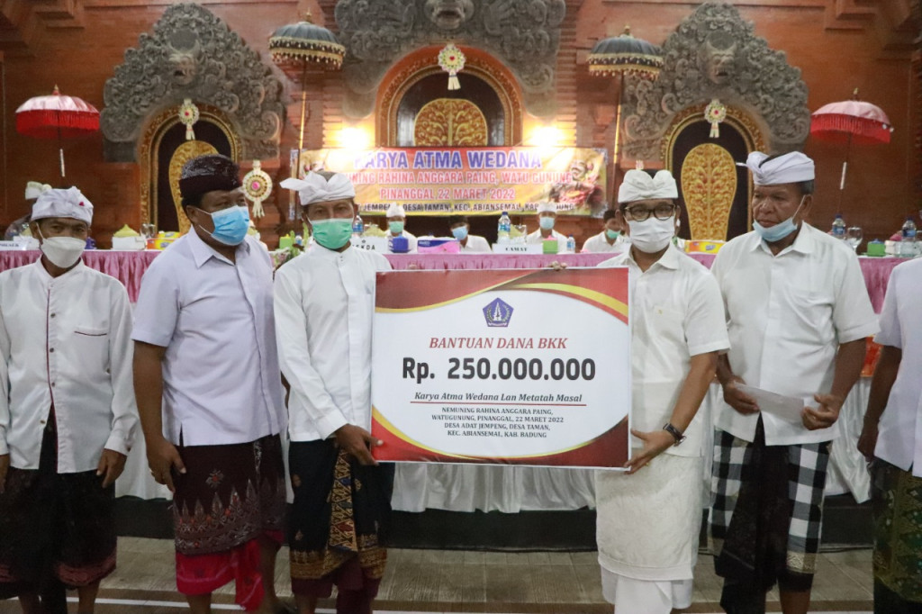 Sekda Badung Hadiri Upacara Pitra Yadnya di Desa Adat Jempeng